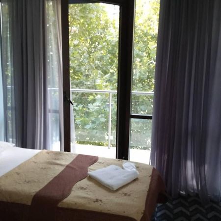 Hotel Georgia Tbilisi Ngoại thất bức ảnh